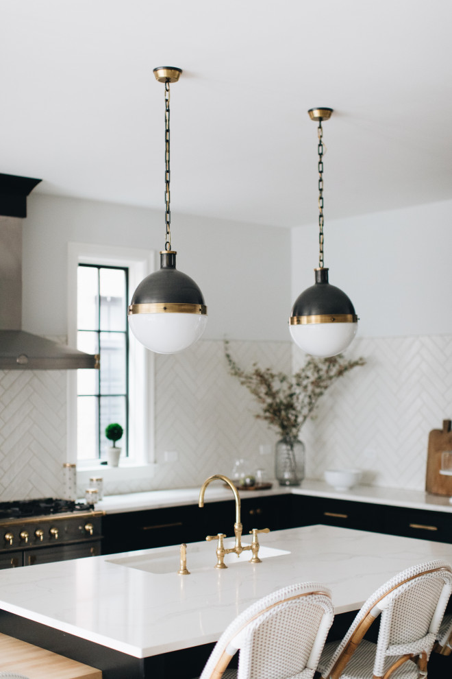 Inspiration for a transitional kitchen remodel in Chicago