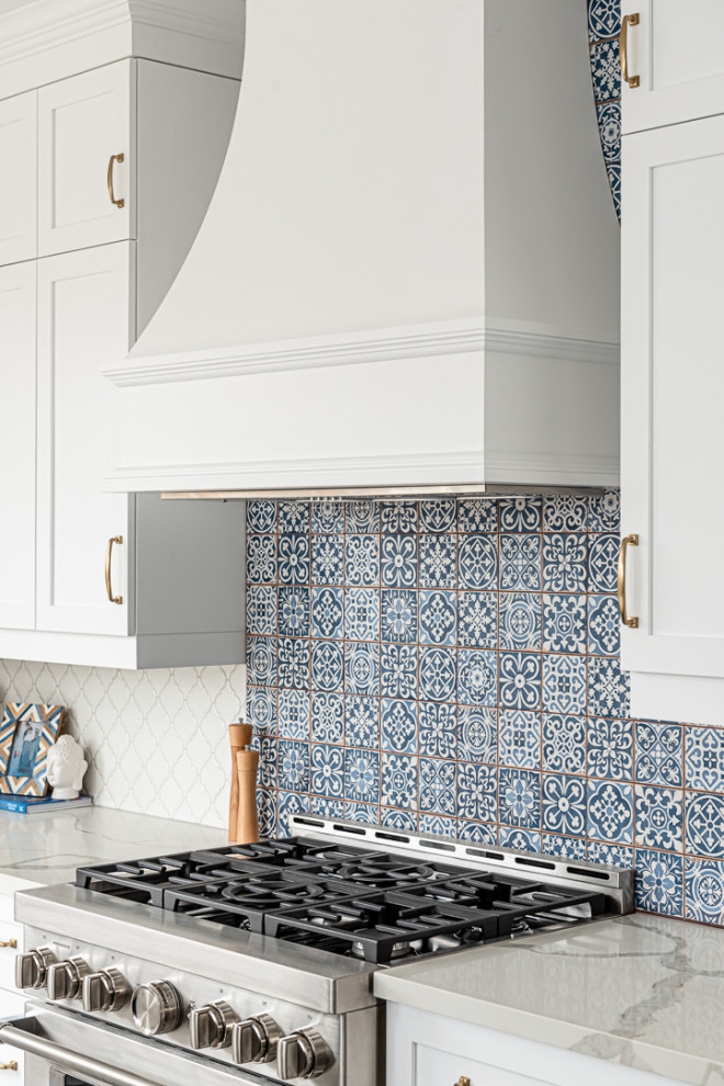 Inspiration for a transitional kitchen remodel in Toronto