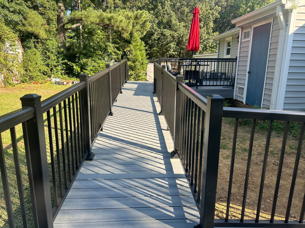Composite Deck with Aluminum Rails