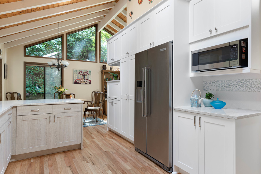 Transitional kitchen photo in Seattle