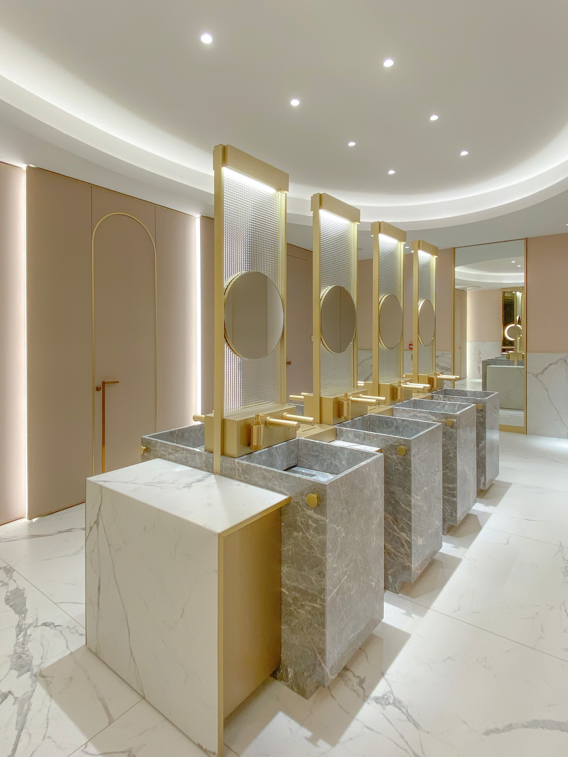 OUTLET FIDENZA VILLAGE - NEW TOILETS