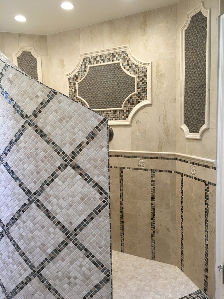 Example of a transitional home design design in Orange County