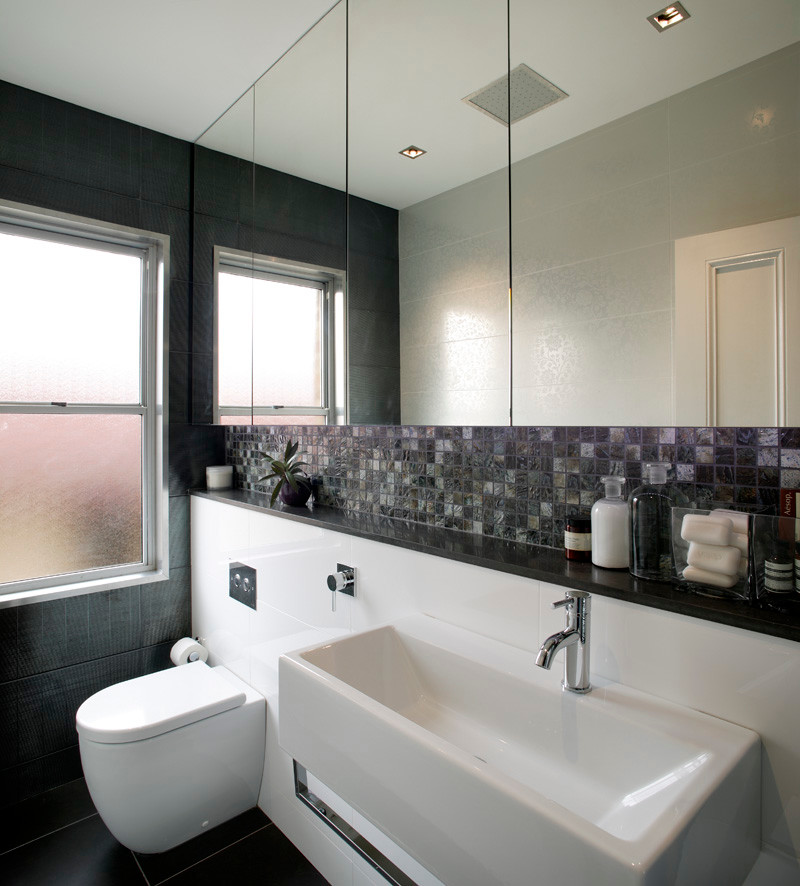 This is an example of a contemporary bathroom in Sydney.