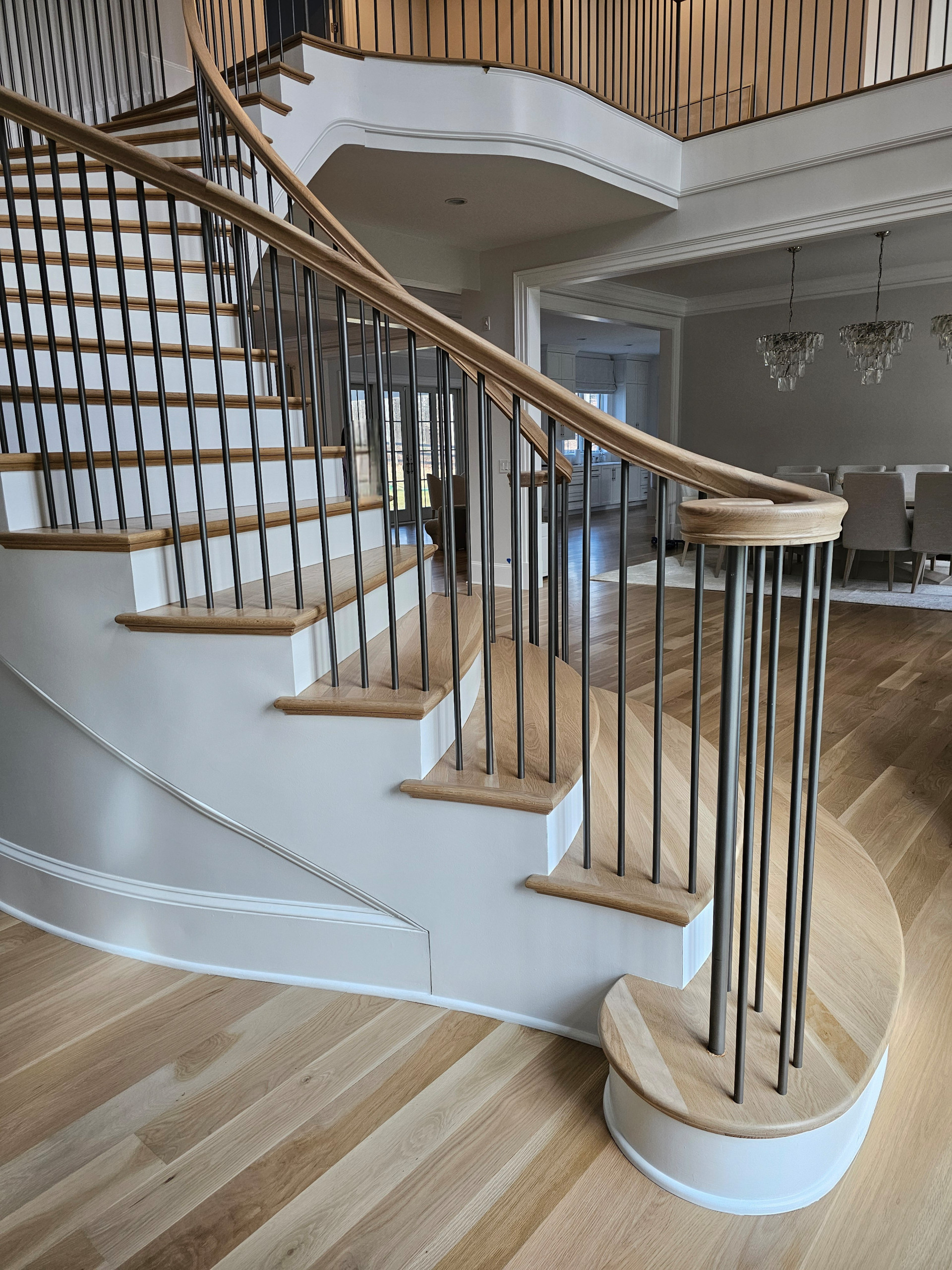 116_Elegant & Eye-catching Curved Staircase, Leesburg VA 20175