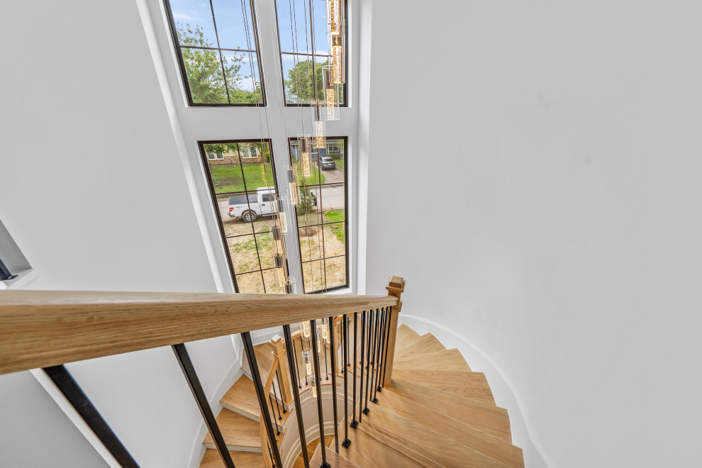 Home design - transitional home design idea in Houston