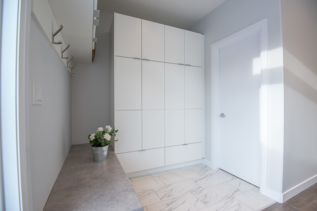 4th St E contemporain-entree