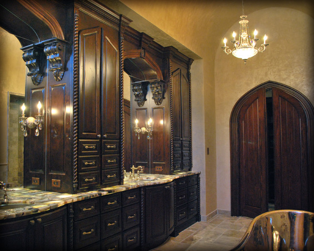 An exquisite master bath mediterraneen-salle-de-bain
