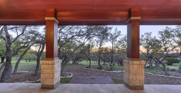 Photo of a transitional verandah in Austin.