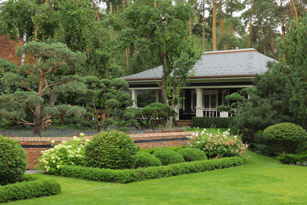 Коттеджный сад в Барвихе (дизайн и исполнение компании "Imperial Garden")