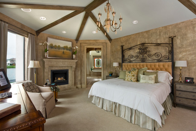Texas Transitional Home klassisch-schlafzimmer