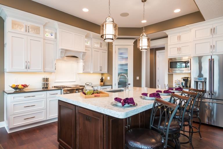 Kitchen - transitional kitchen idea