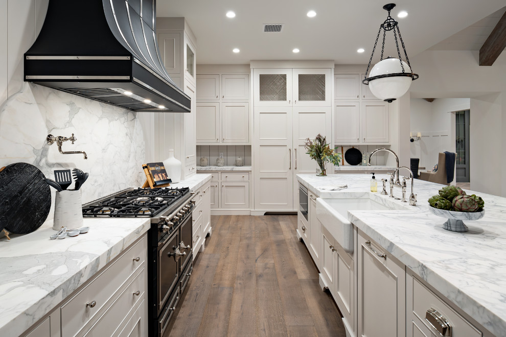 Kitchen - transitional kitchen idea in Phoenix