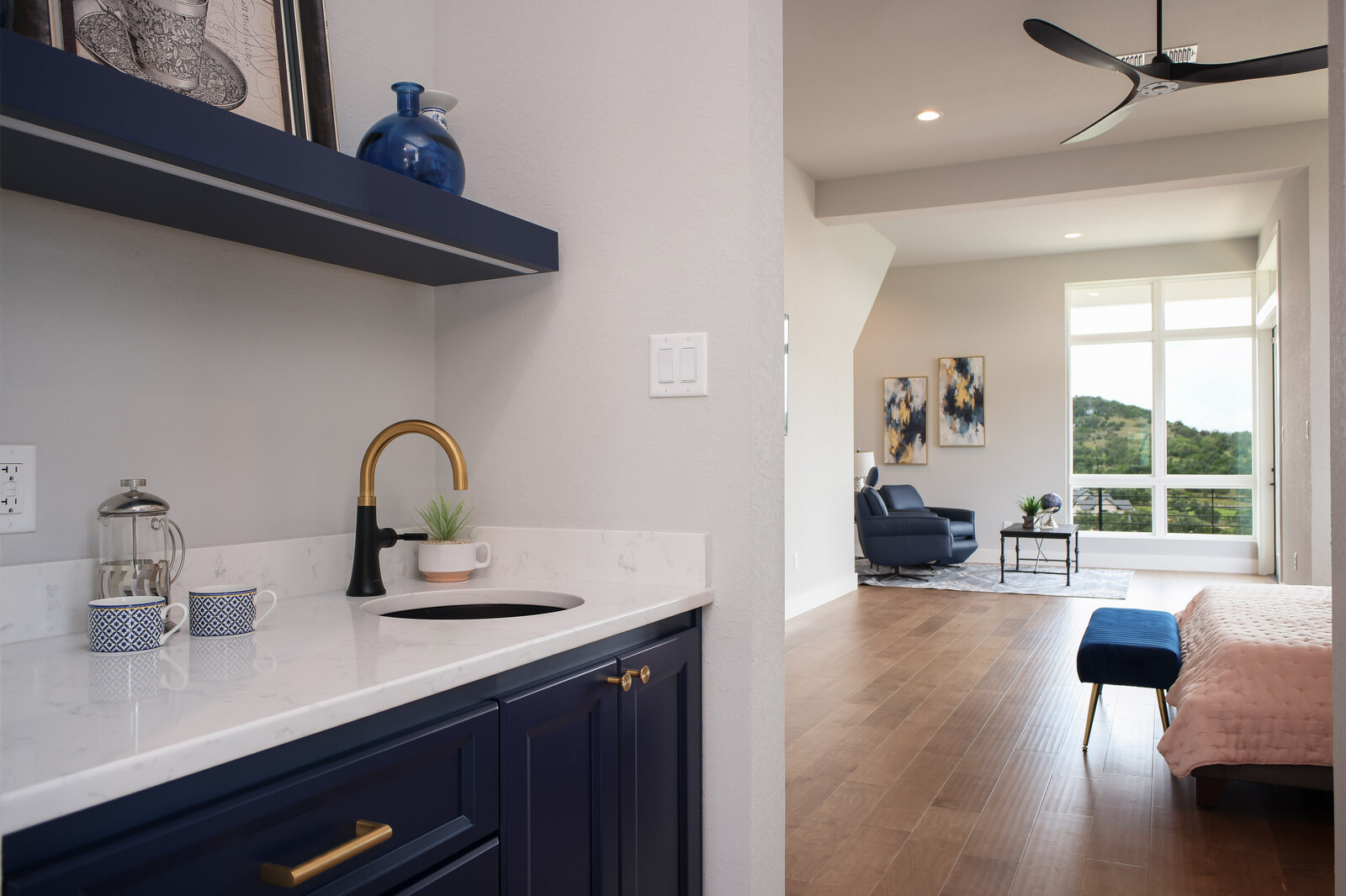 Modern: 4,950 ft², 4 BR/4 BA/2 ST home