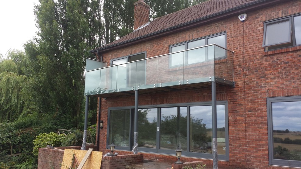 Contemporary balcony in Devon.