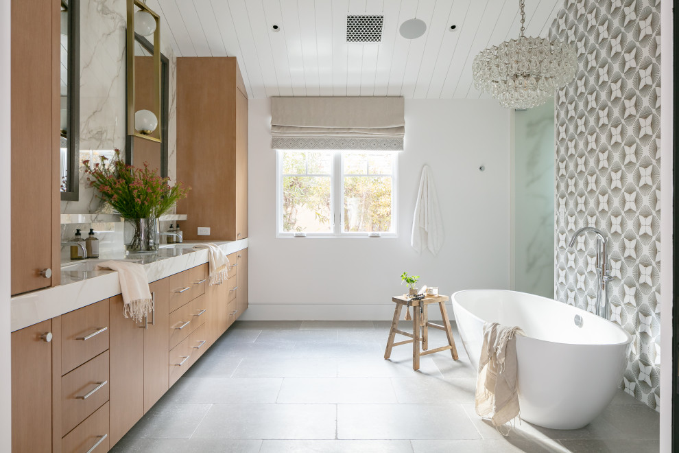 Inspiration for a transitional bathroom remodel in Orange County