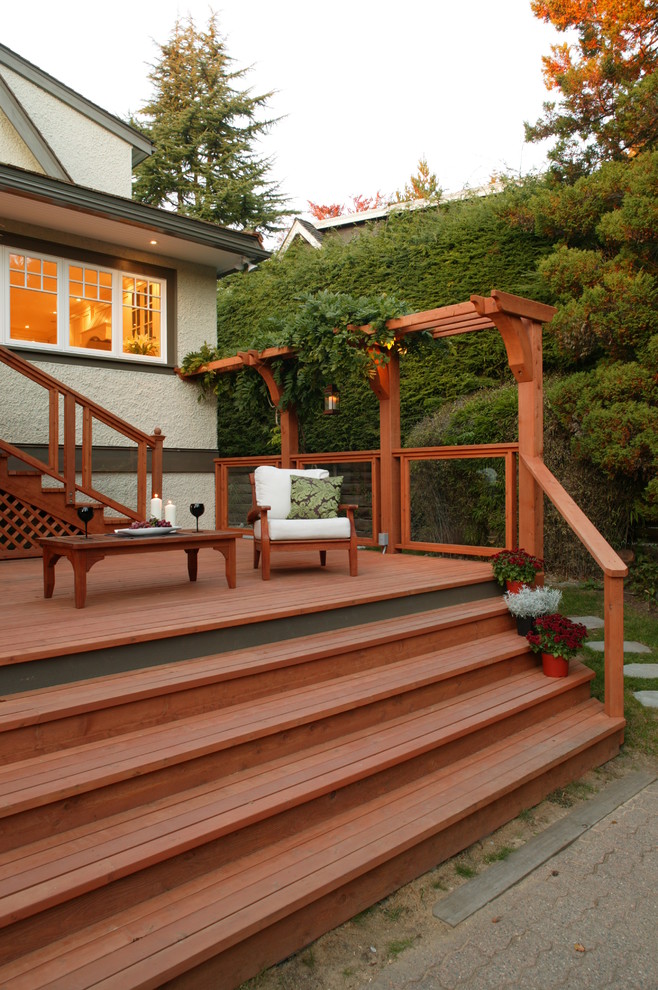 This is an example of a traditional deck in Vancouver.