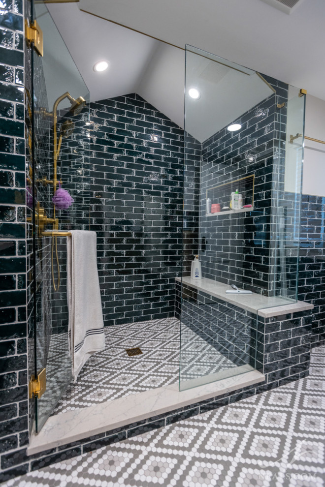 Inspiration for a transitional bathroom remodel in Cincinnati
