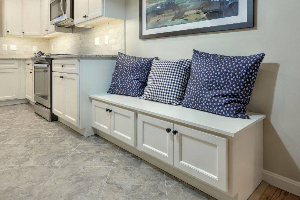 Home design - transitional home design idea