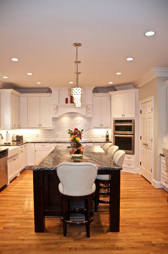 Kitchen - transitional kitchen idea