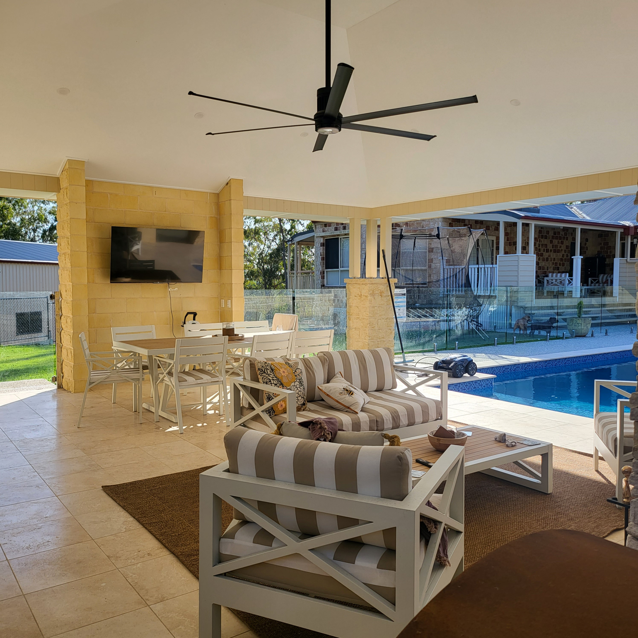 Hamptons Pool House