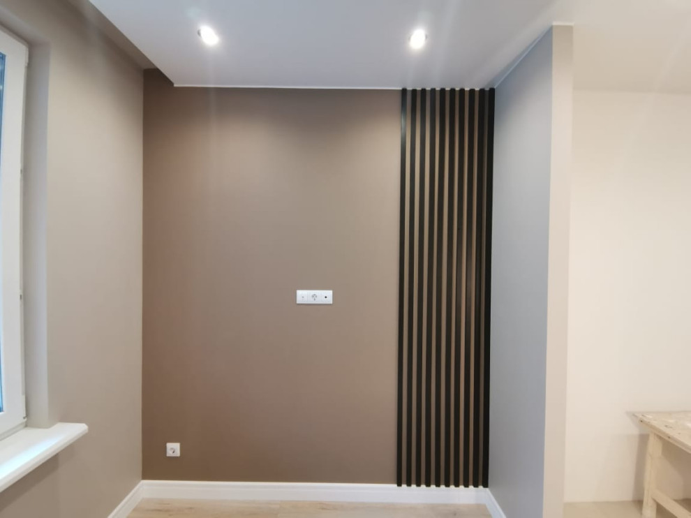 Квартира в светлых тонах с реечным декором