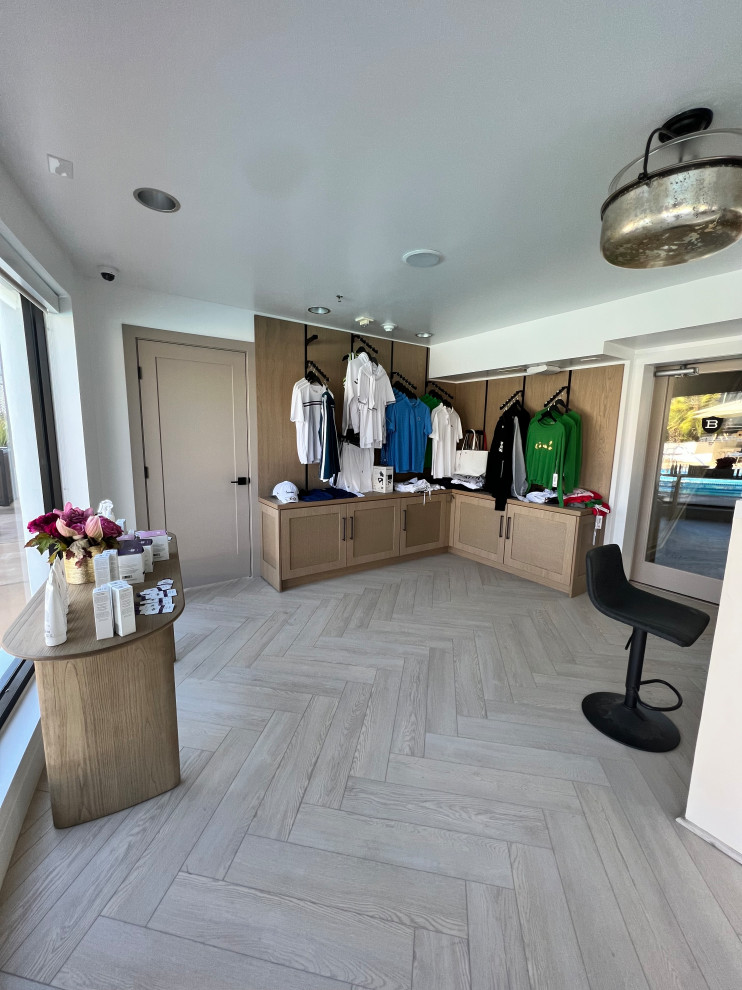 Tennis store
