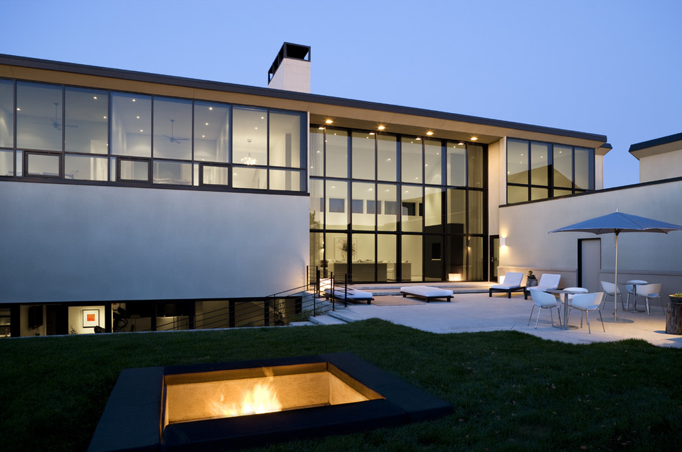 This is an example of a contemporary patio in Omaha.
