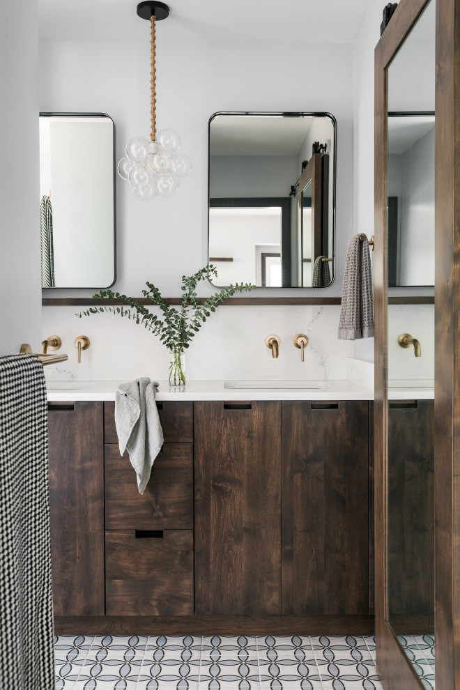 Inspiration pour une salle de bain rustique en bois brun avec un placard à porte plane, un carrelage blanc, un plan de toilette blanc, meuble double vasque et meuble-lavabo encastré.