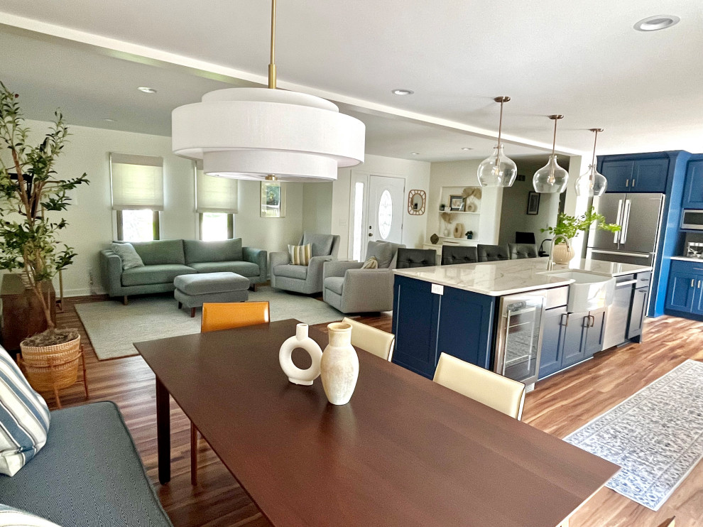 Inspiration for a transitional home design remodel in Cincinnati