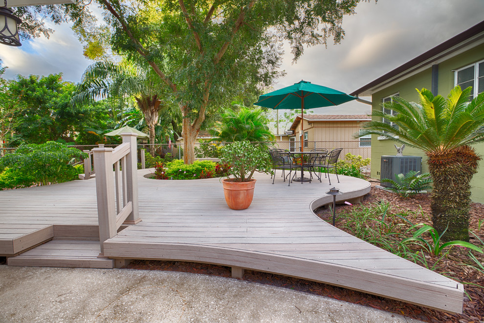 Deck - contemporary deck idea