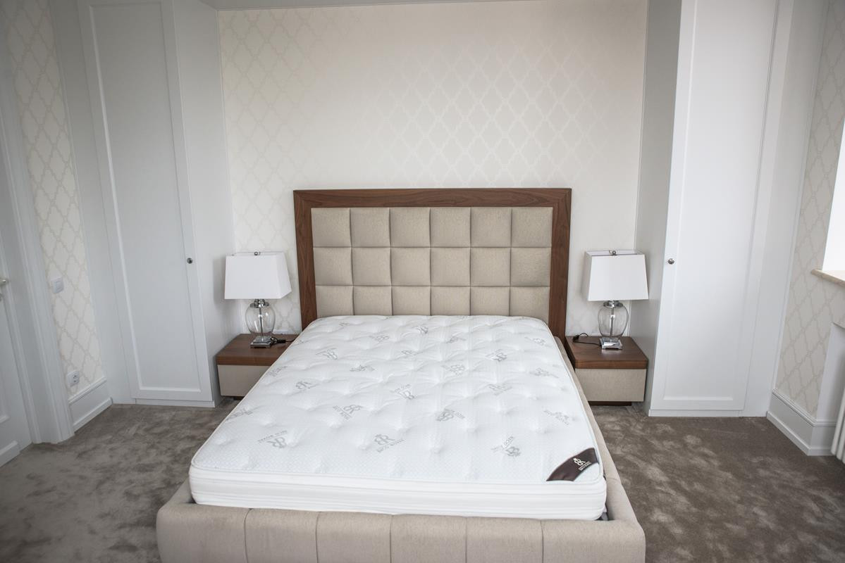 Столярные изделия в коттедж : лестницы, мебель, двери и тд.