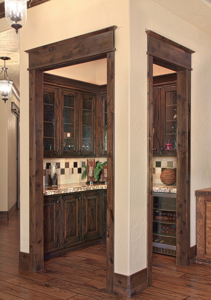 Kitchen - rustic kitchen idea in Seattle