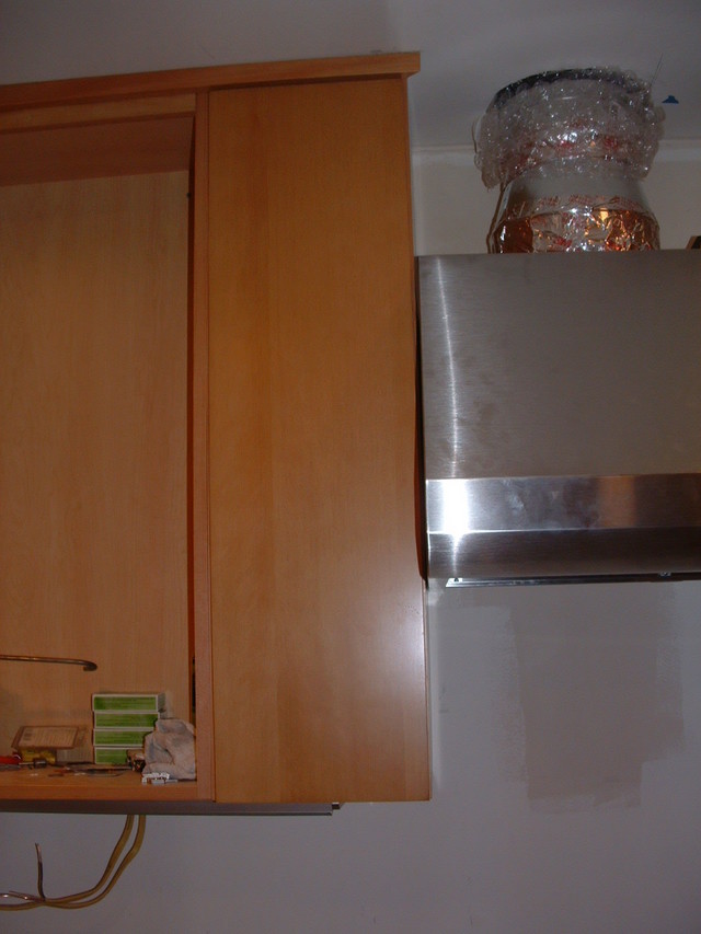 Frameless Door Reveal