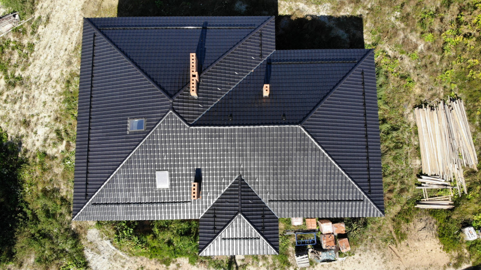 Смонтировали керамическую черепицу Nelskamp