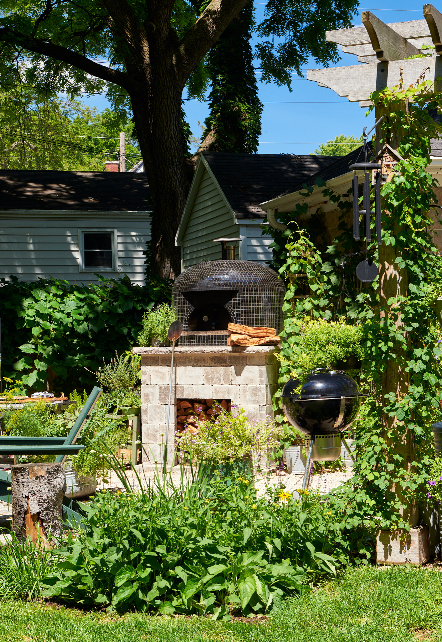 Rustic Backyard Pizza Oven - Cedarburg, WI