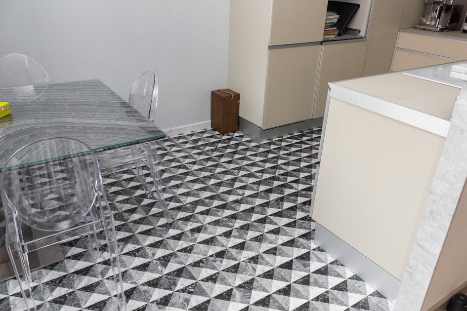 Мозаичный пол в стиле хай-тек