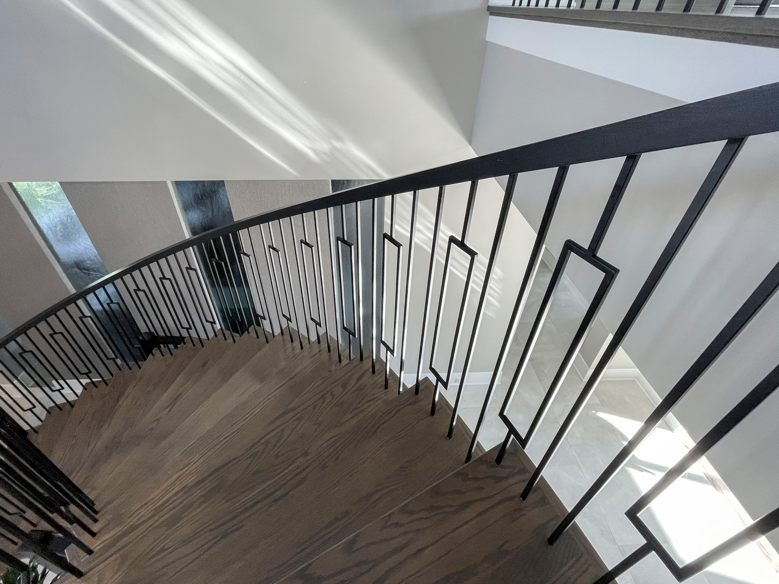 114_Striking Floating-Curved Staircase, Leesburg VA 20175