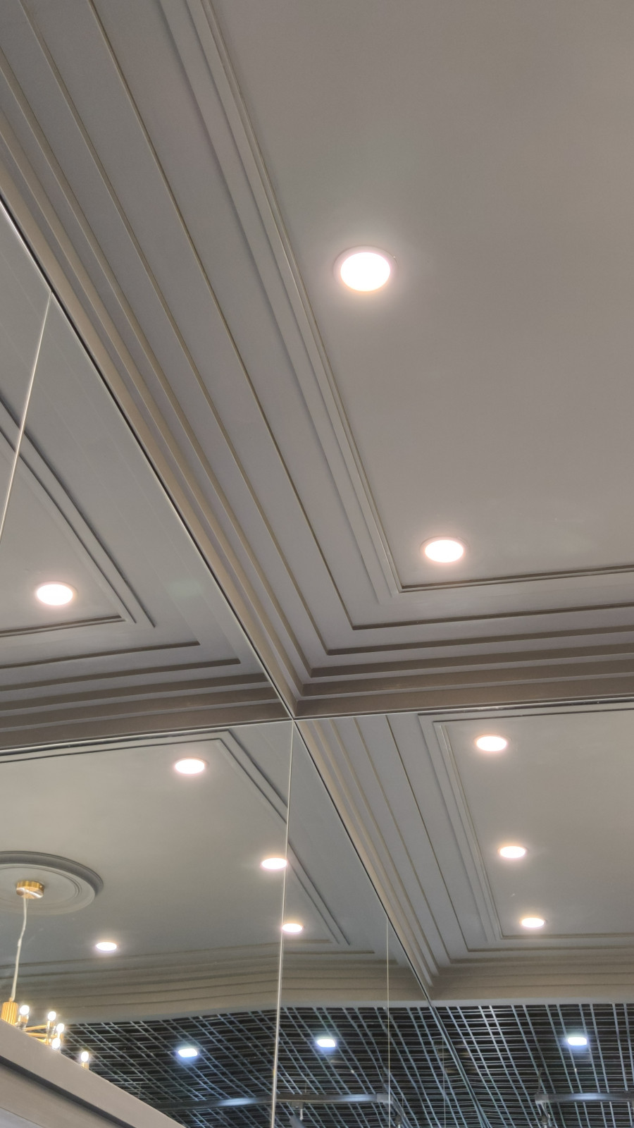 Оформление небольшого торгового центра в г.Северодвинске