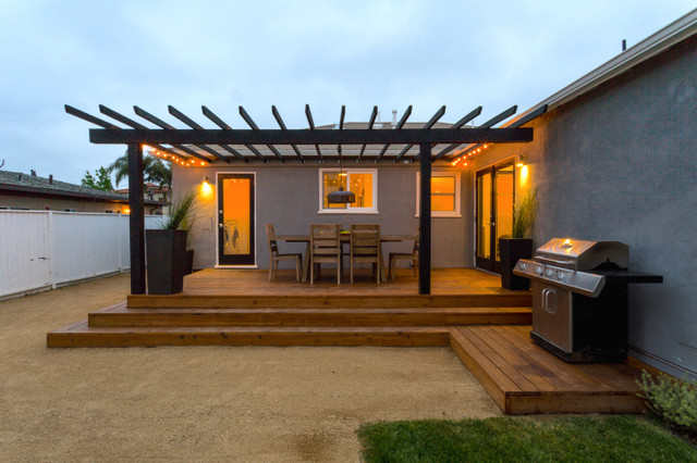 McLaughlin Residence modern-terrasse