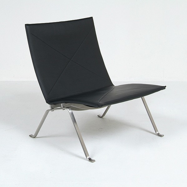 Kjaerholm: PK22 Lounge Chair Reproduction