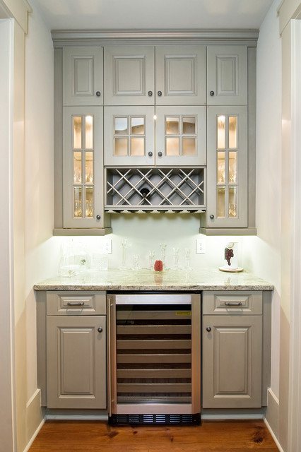 Traditional Butlers Pantry With Built In Lighting And Wine Cooler