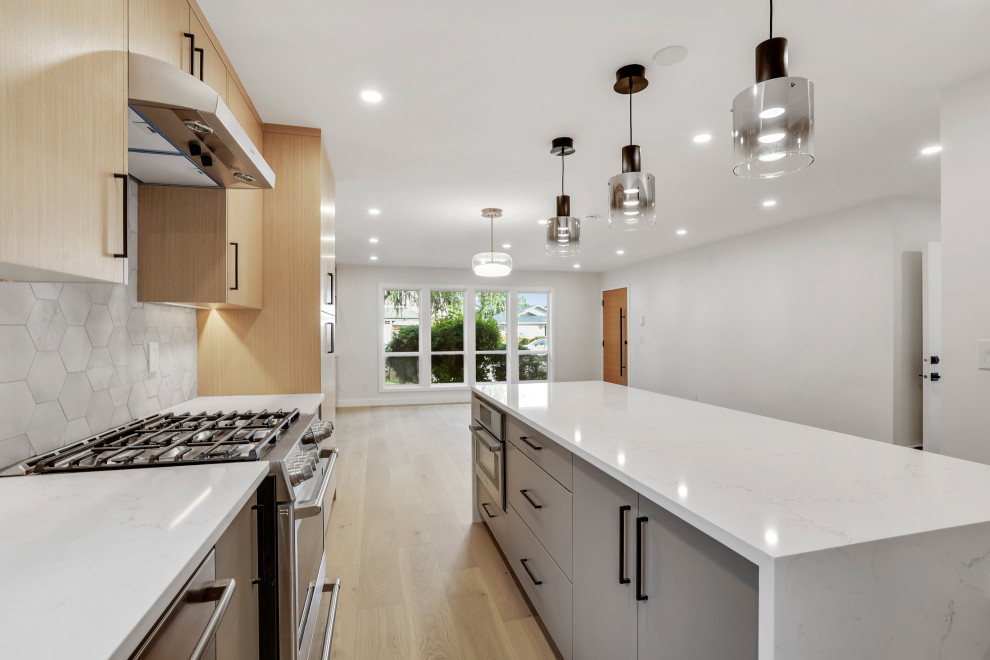 Photo of a contemporary kitchen in Vancouver.