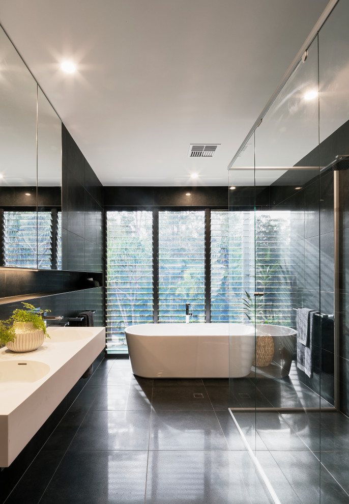 This is an example of a contemporary bathroom in Sunshine Coast.
