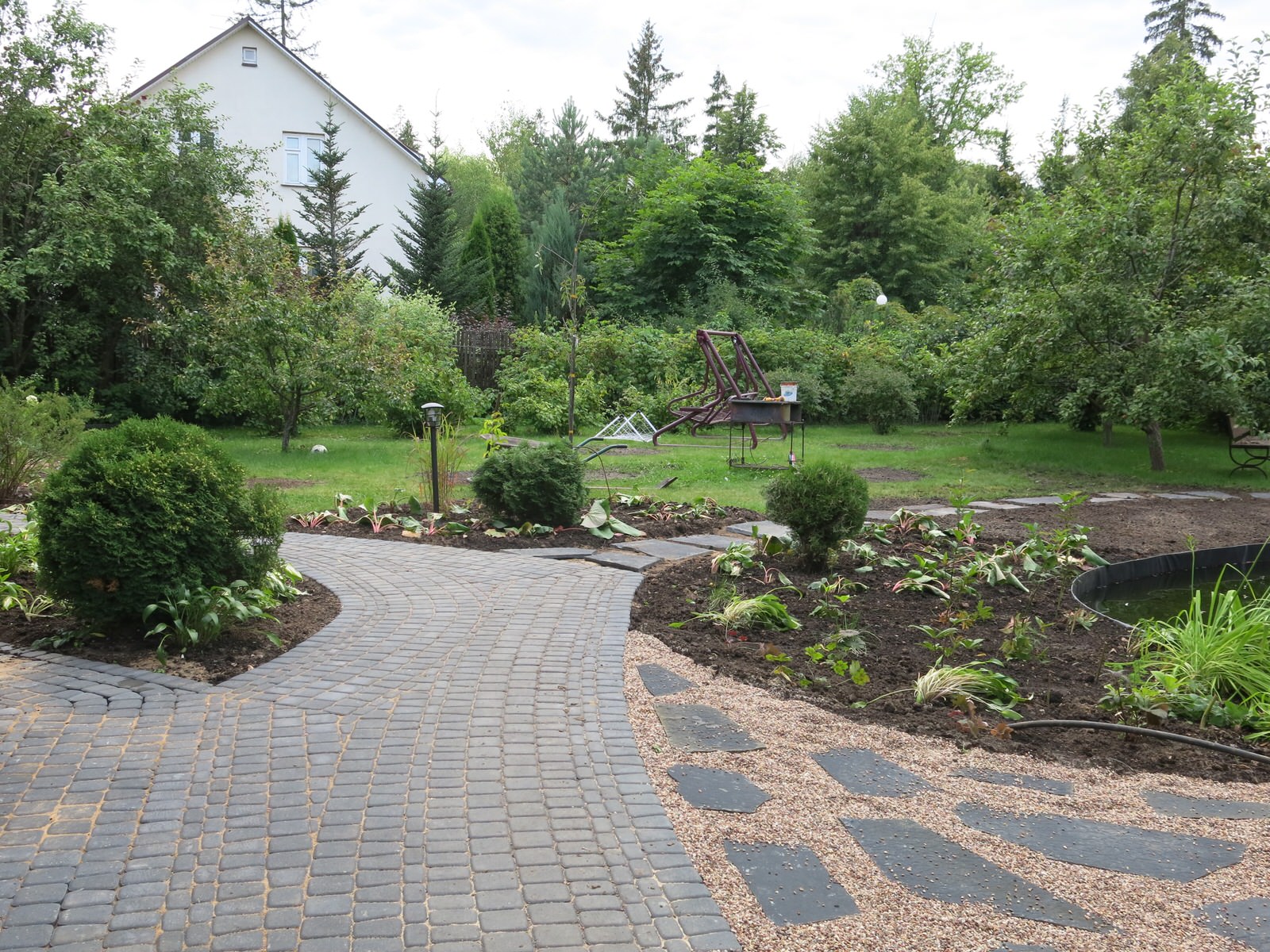 ОБЫКНОВЕННЫЙ САД ДЛЯ НЕОБЫКНОВЕННОЙ СЕМЬИ