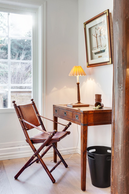 Maritim Arbetsrum beach-style-home-office