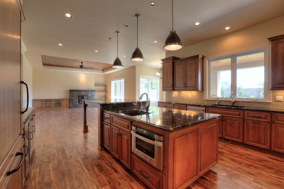 Kitchen - transitional kitchen idea in Seattle