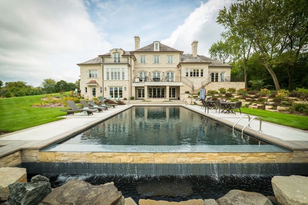 Inspiration for a transitional pool remodel in Chicago