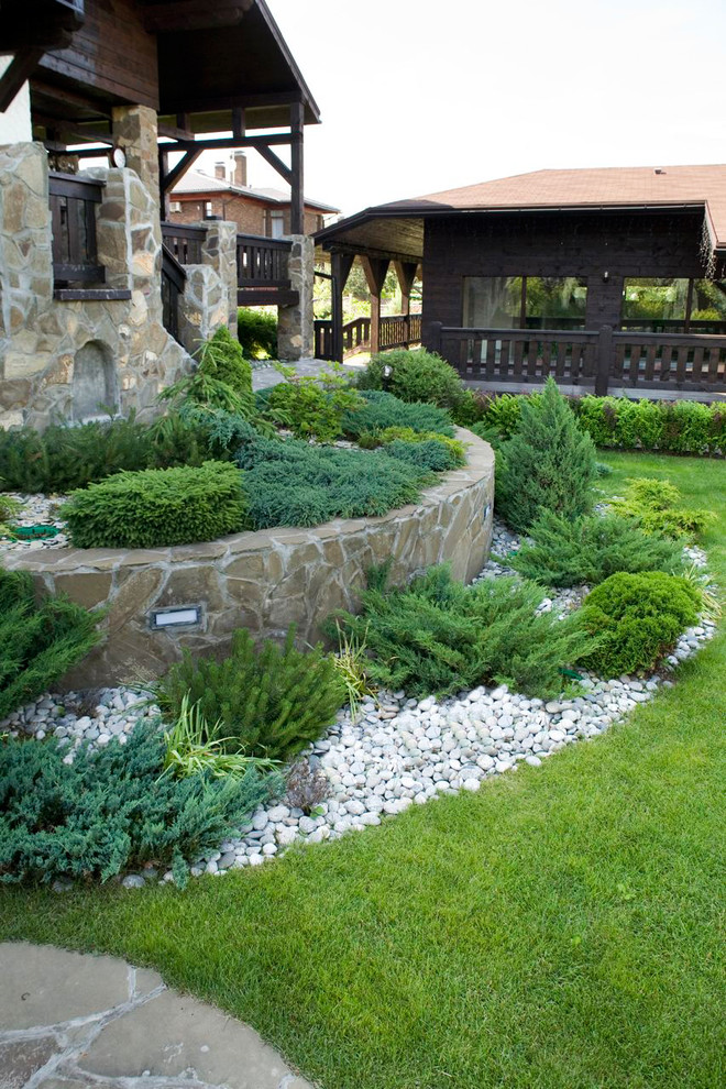 Камень в саду. Наши работы прошлых лет.