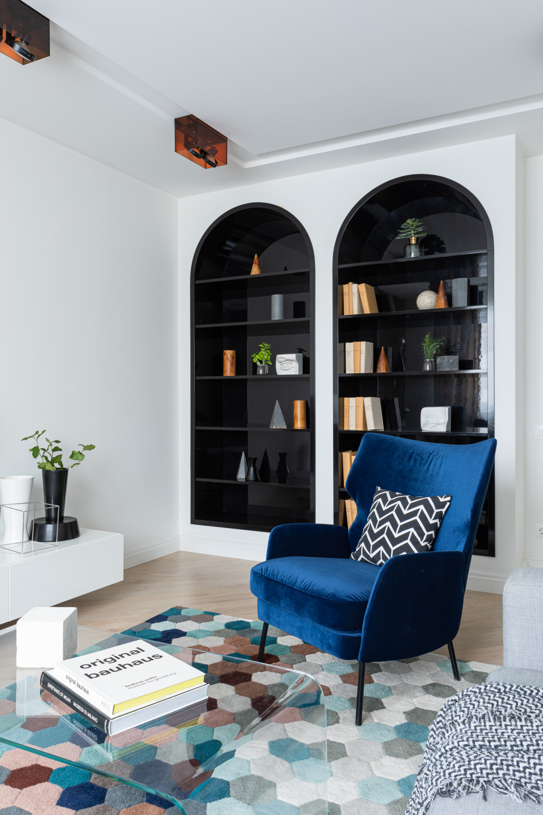 Когда интерьеру уже 5 лет, но возраст его не портит)