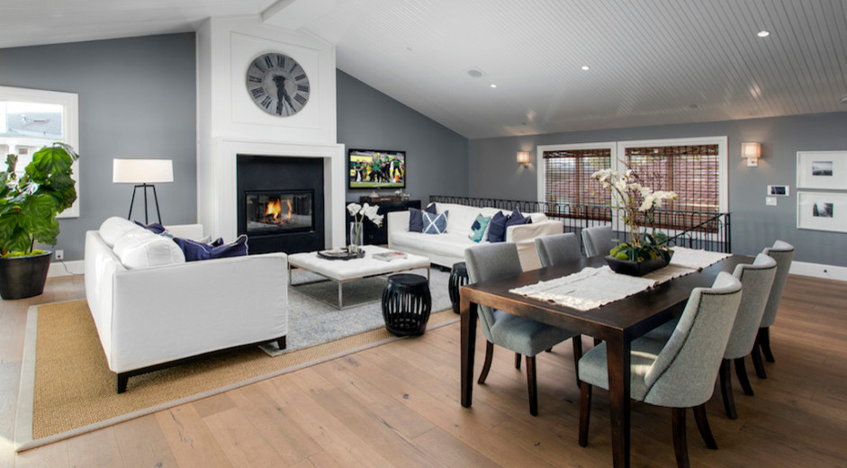 Mountain style home design photo in Orange County